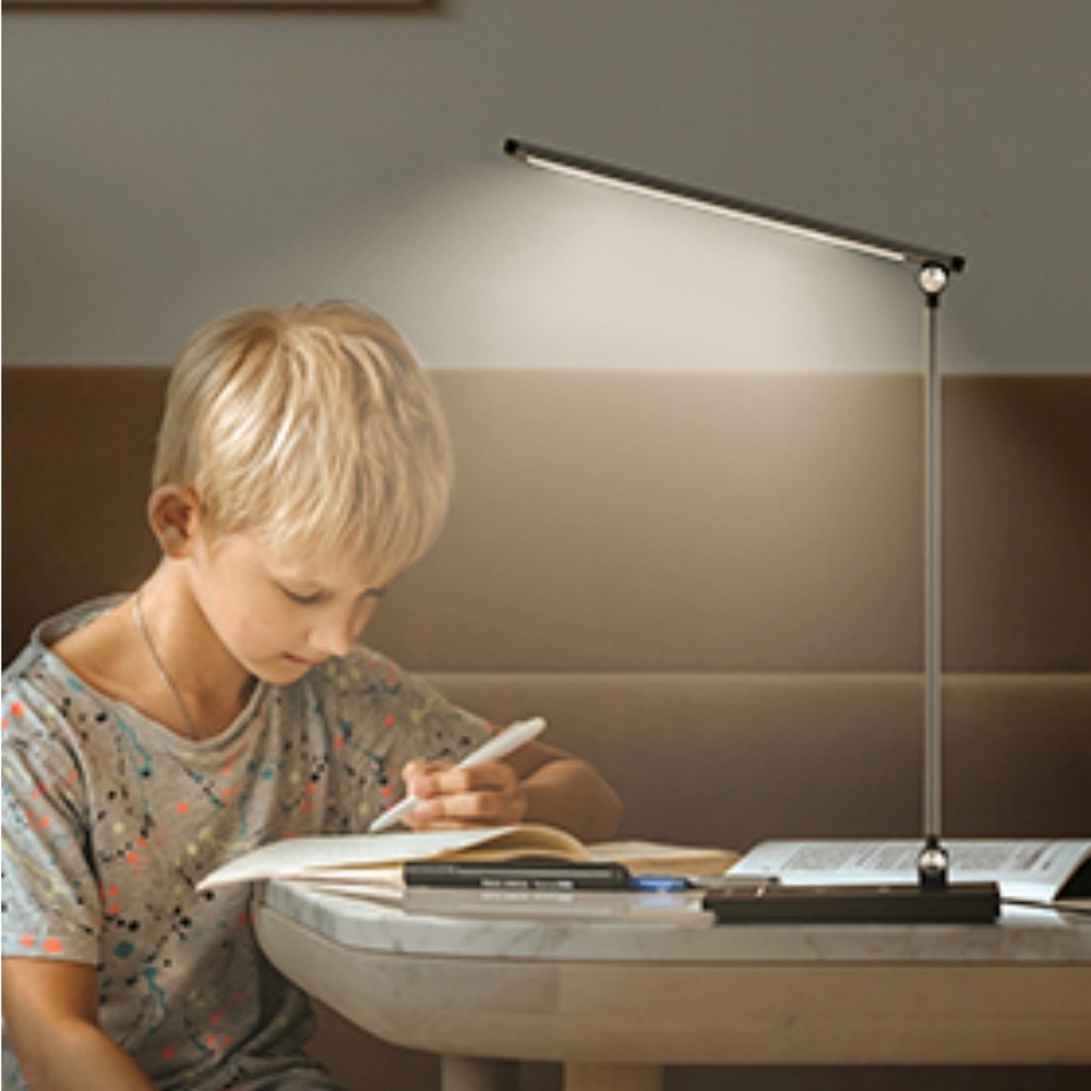 Led Lamp NWT